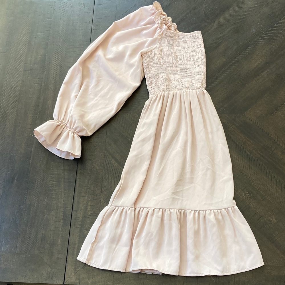 Elegant cream Dress with Puff Sleeves